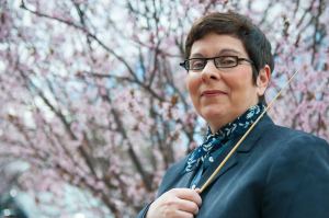 Cynthia Katsarelis, conductor of Pro Musica Colorado