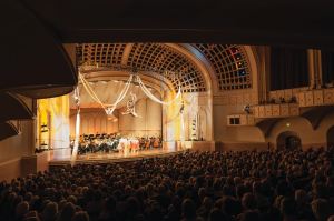 Boulder Phil with Frequent Flyers. Photo by Glenn Ross.