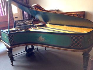 Erard piano.1