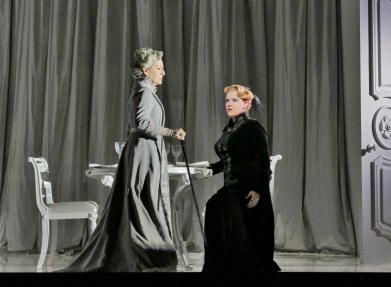 6. Helene Schneiderman (Old Baroness) and Erin Wall (Vanessa) in 'Vanessa' (c) Ken Howard for Santa Fe Opera.SMALL