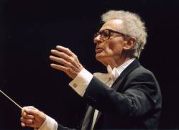 4cfbf2-20121005-conductor-skrowaczewski