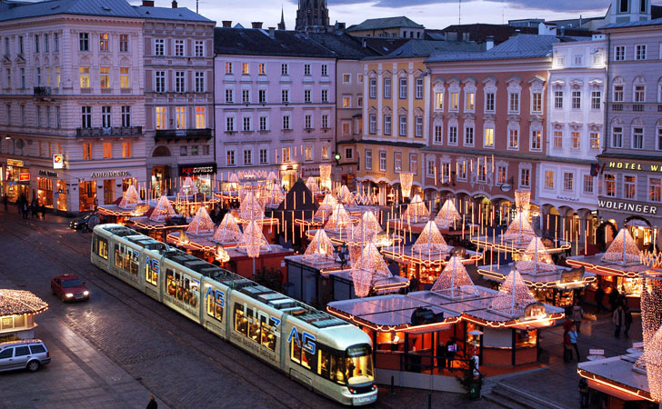 Linz in a party mood