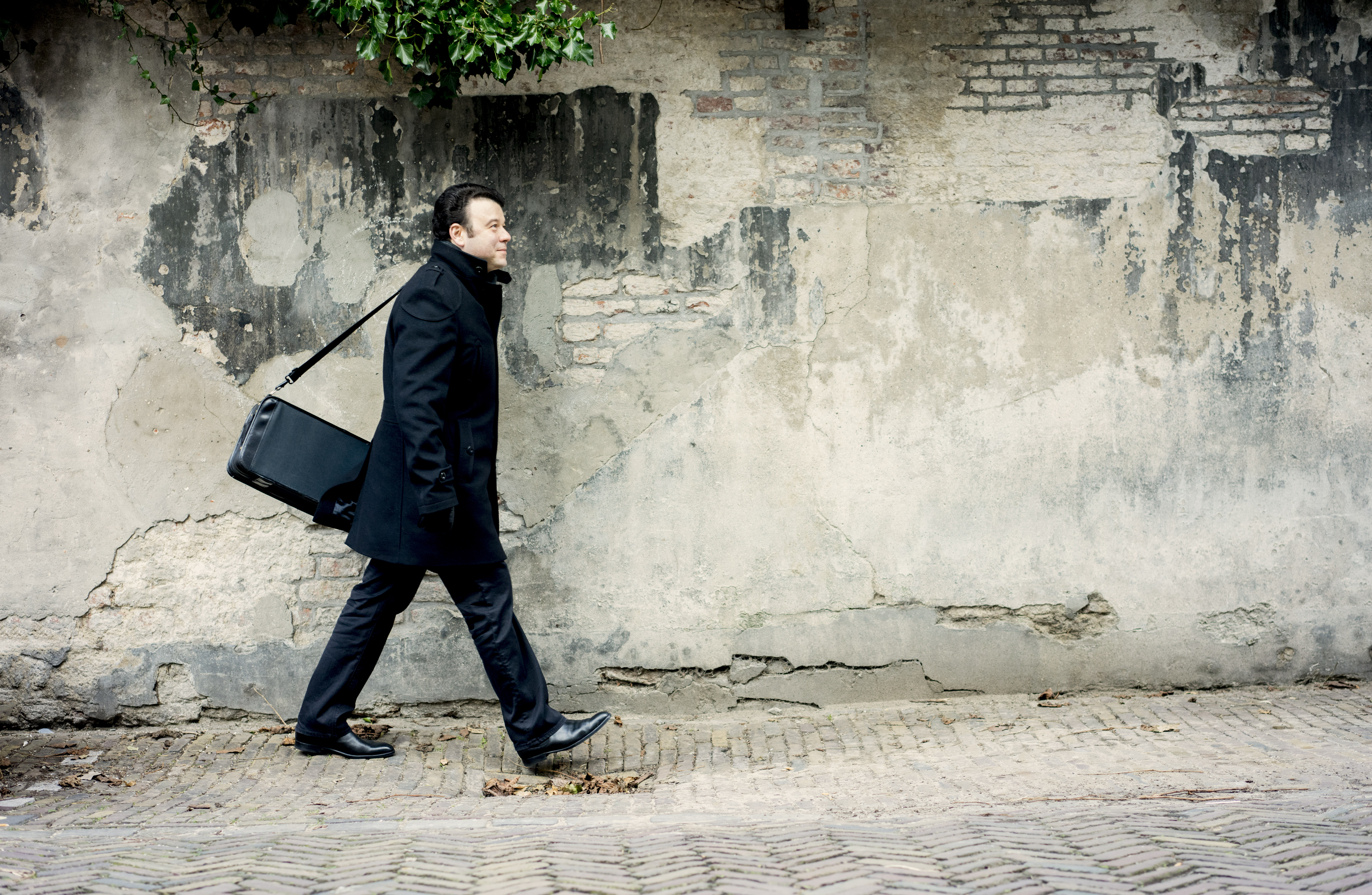 Vadim Gluzman Photo: Marco Borggreve