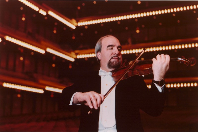 Glenn_Dicterow_Playing_Violin