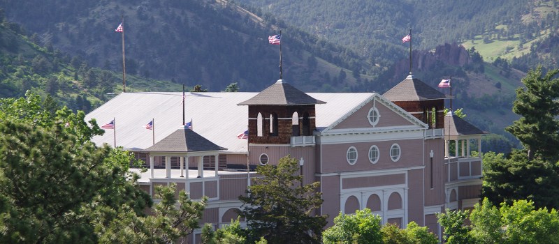 Auditorium_1600x700_Photo_Jonathan_B_Auerbach