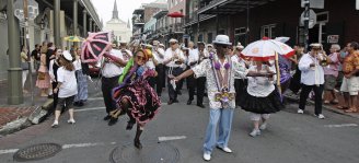 french-quarter-paradejpg-893b1c43dd7d58d2